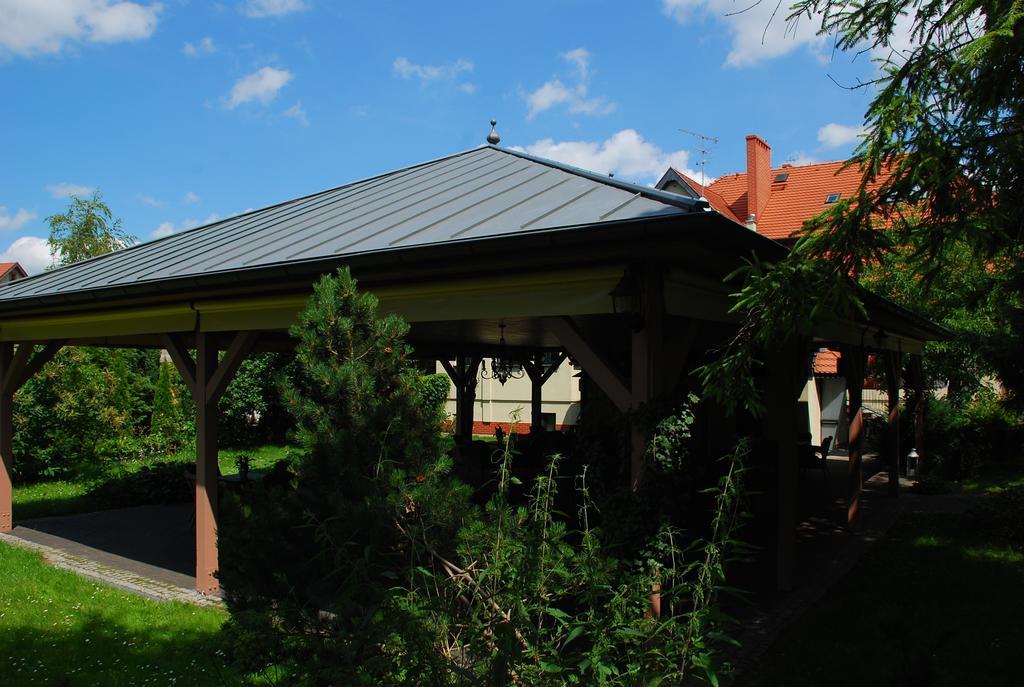 Pensjonat U Kota Wasyla Chodzież Exterior foto
